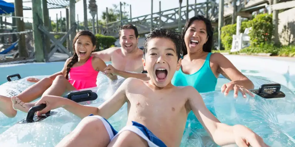 A trip to Jurasik Water Park can be a fun opportunity to spend quality time with your family while taking advantage of the summer heat.